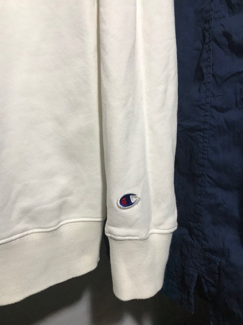 Champion embroidered logo sweater sweatshirt Men s Fashion Coats Jackets and Outerwear on Carousell