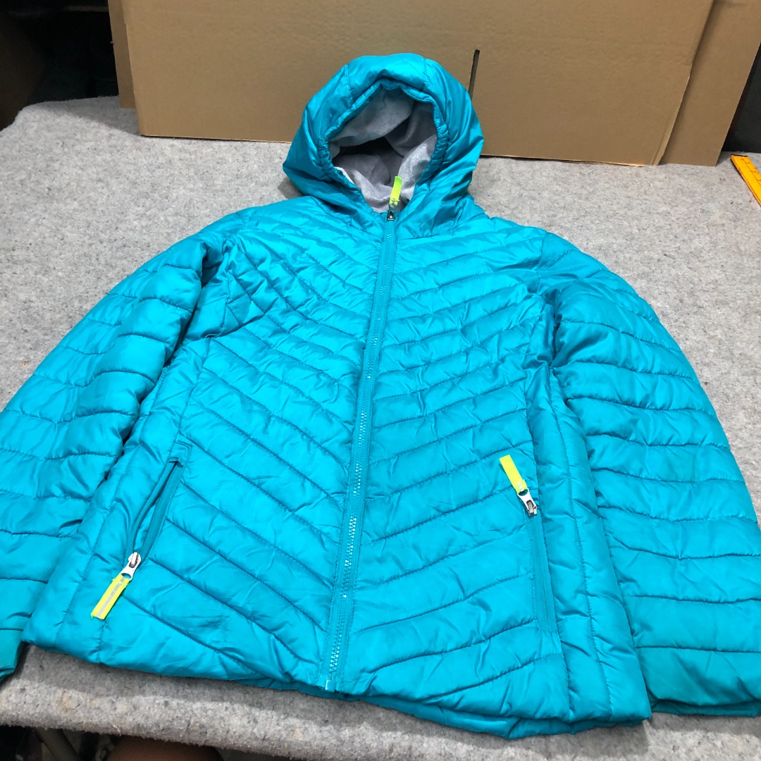 CHAMPION Venture Loft Girls Puffer Hooded Jacket Size XL 14 16 Men s Fashion Coats Jackets and Outerwear on Carousell
