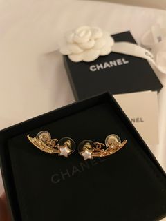 (Category: ) located in . Submitted by mytheluxefashion (Listing ID 1308169729, Image 1). Description: .