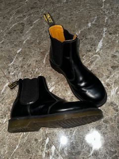 Dr. Martens 2976 YS Yellow Lined Skin Black Men's and Women's Chelsea boot