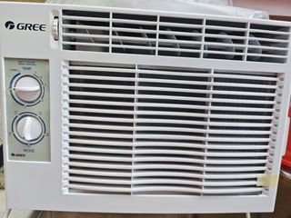 Gree 0.5 hp Manual Window type aircon