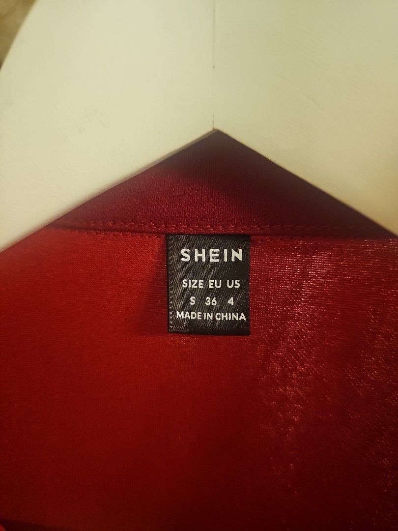 Jacket (Category: Coats, Jackets and Outerwear) located in Singapore. Submitted by athenalove77 (Listing ID 1308151681, Image 3). Description: SHEIN Clasi Zip Up Belted Coat.