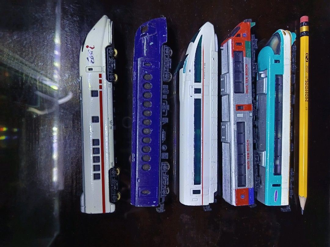 Japanese Diecast trains (Category: Vehicle & Diecast Models) located in Caloocan City. Submitted by rpn90 (Listing ID 1308197464, Image 3). Description: for sale japanese diecast trains selling as sets pickup near.navotas hospital via lalamove or meetups monumento caloocan jr 09935205600.