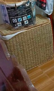 Laundry basket with lining