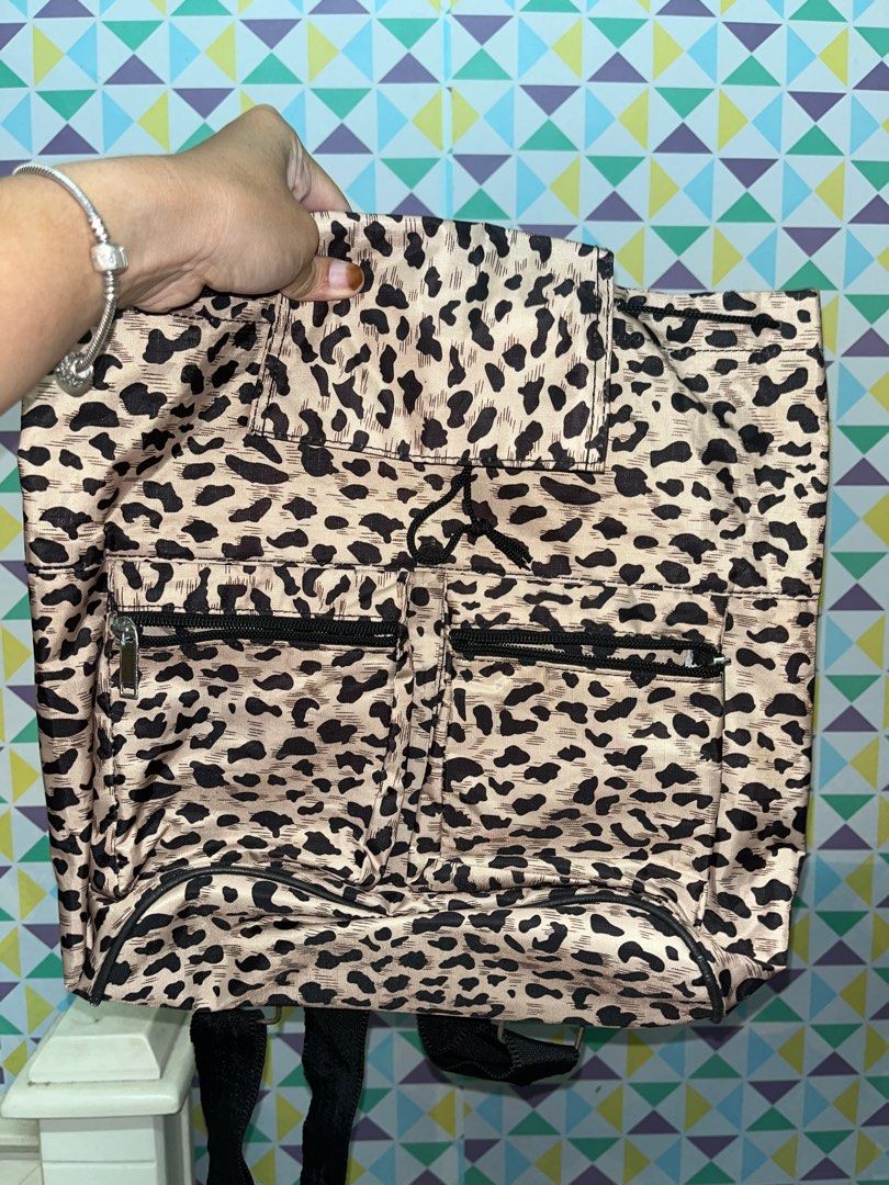 Leopard backpack (Category: Backpacks) located in Kuala Lumpur. Submitted by prelovedmarisa (Listing ID 1308189664, Image 2). Description: Takde defect langsung, tak pernah guna. Material nylon.