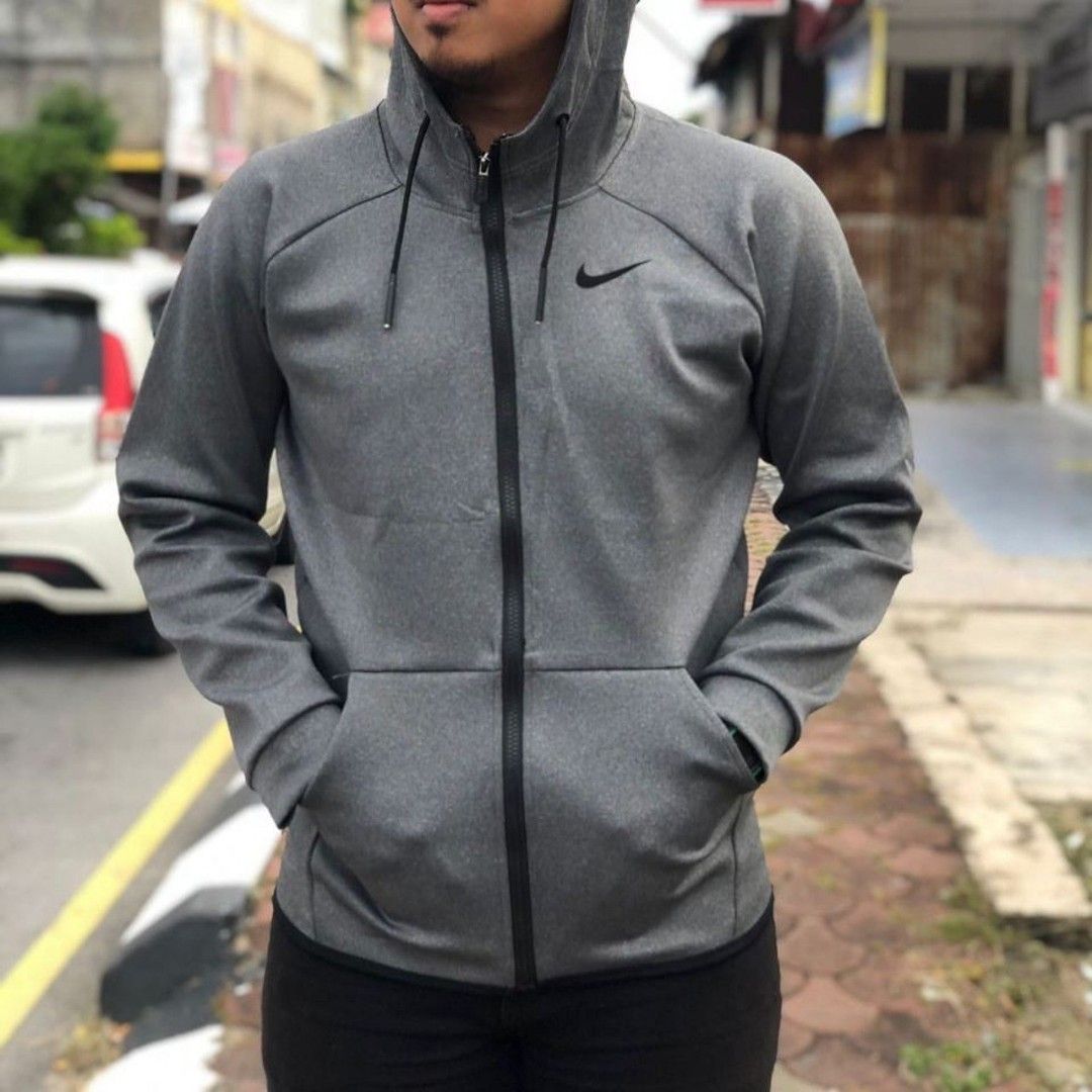 NIKE PRO SWEATER