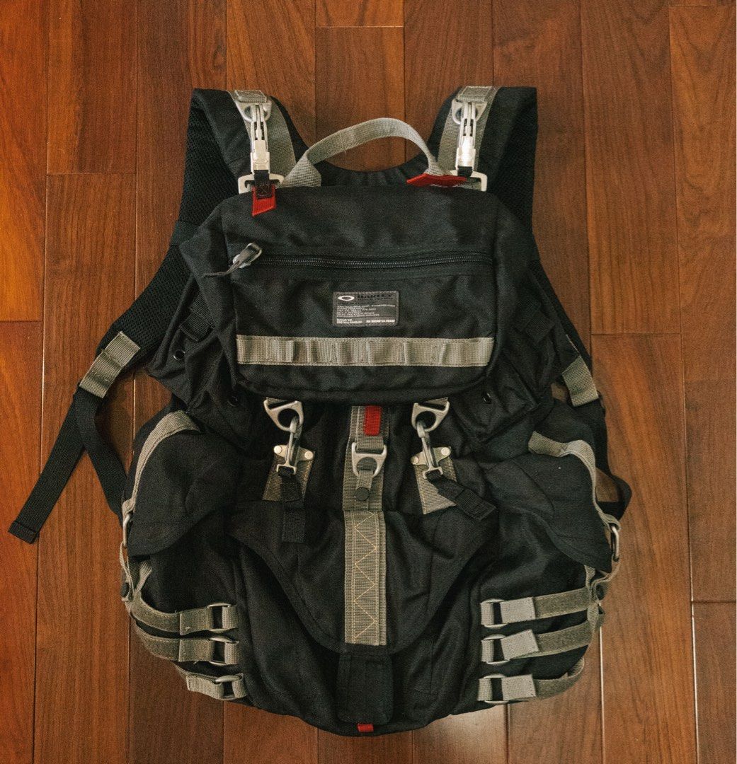 00s oakley archive boston bag y2k black