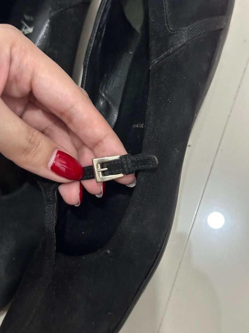 Prada Mary Jane Suede Flats (Category: Flats & Sandals) located in Pilar. Submitted by carlated_couture (Listing ID 1308228525, Image 3). Description: I think pwede iwax ng black yung front coz suede siya but not noticeable naman if suot na Size 38.