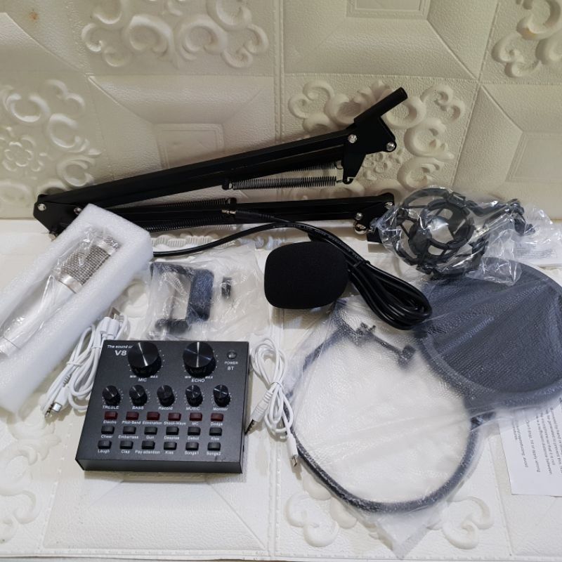 Professional Condenser Microphone Set" (Category: Microphones) located in Manila. Submitted by sphinx_shop (Listing ID 1308168466, Image 2). Description: .
