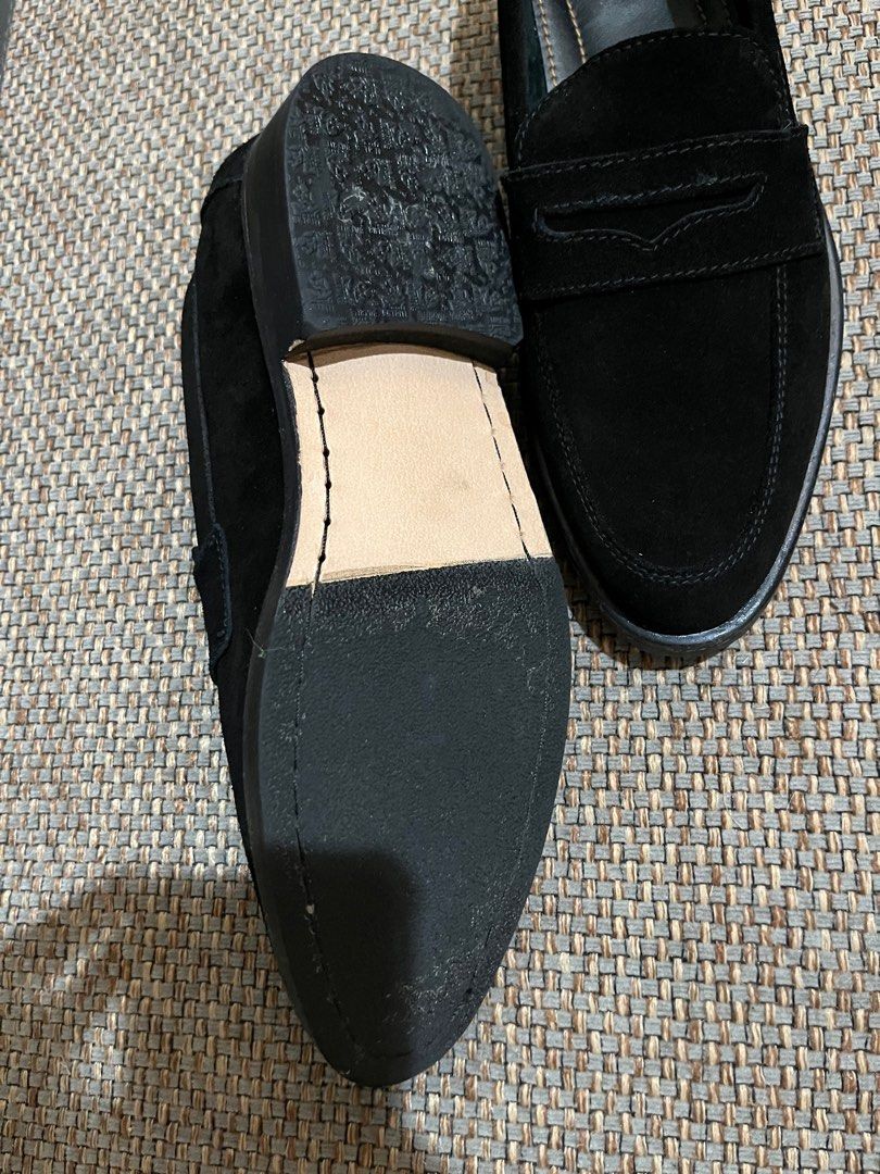 Real Suede loafers moccasin (Category: Dress Shoes) located in Pasig City. Submitted by richmoon16 (Listing ID 1308139887, Image 2). Description: Selling my marikina made real suede loafers. Bought this for P3,000 pesos. Only used once as it does not fit. Size 8 mens .