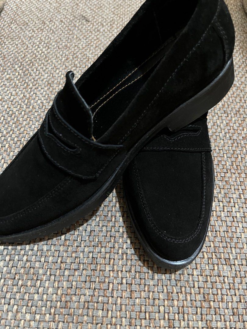 Real Suede loafers moccasin (Category: Dress Shoes) located in Pasig City. Submitted by richmoon16 (Listing ID 1308139887, Image 3). Description: Selling my marikina made real suede loafers. Bought this for P3,000 pesos. Only used once as it does not fit. Size 8 mens .