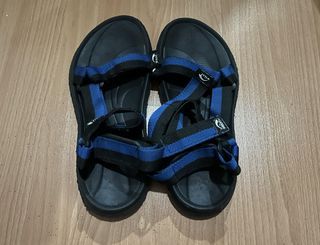 SANDUGO STRAPPED SANDALS FOR WOMEN (Size 40)