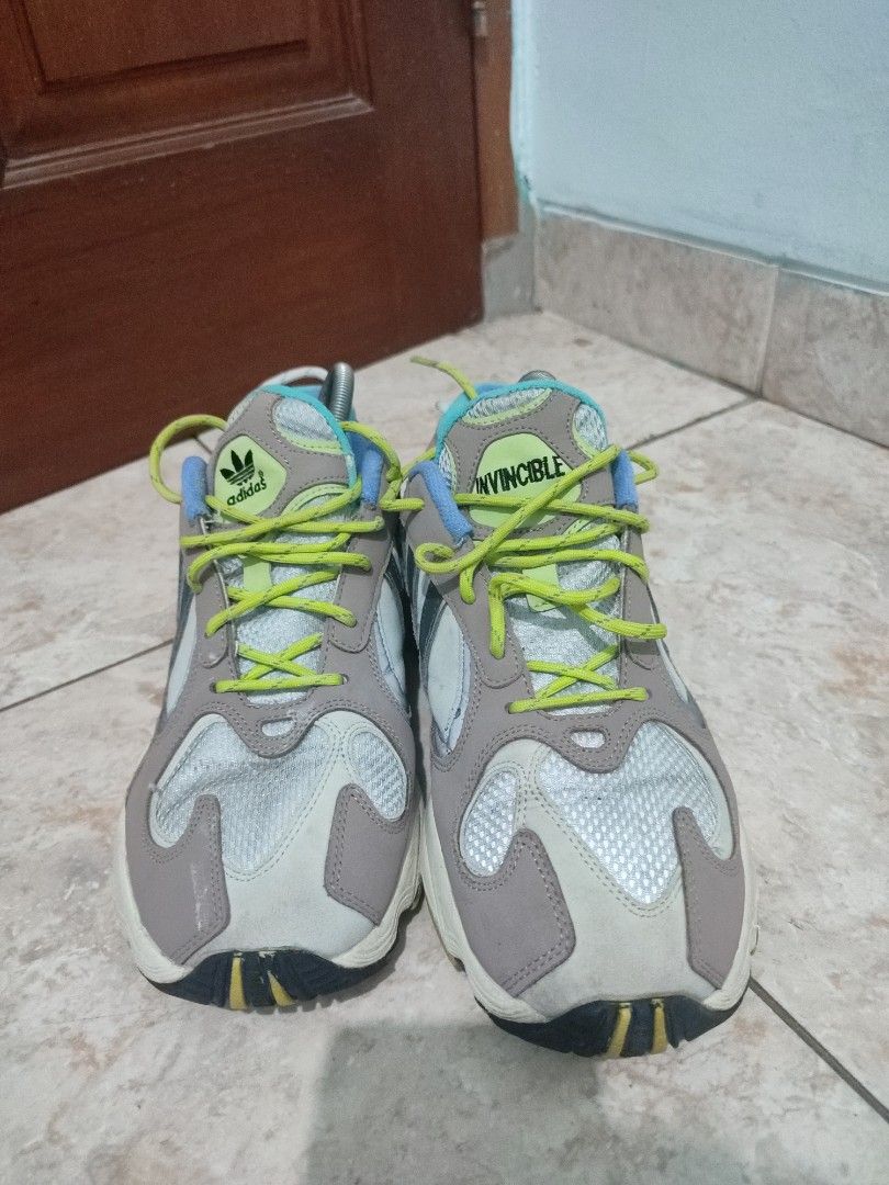 SEPATU ADIDAS YUNG STUD
