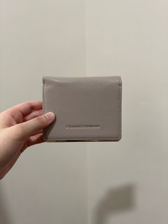 Straightforward taupe bifold wallet