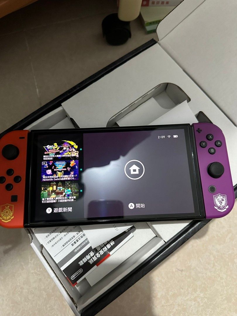 Switch （分類：Nintendo 任天堂）位於 Hong Kong。 由 hohimmax 提交（商品編號 1308244729，圖片 3）。簡介： ☑️有單，齊所有包裝同配件！ ☑️幾乎全新沒有跌過地下 ☑️個盒超級新淨 ☑️運作全部正常，擺喺屋企少玩。