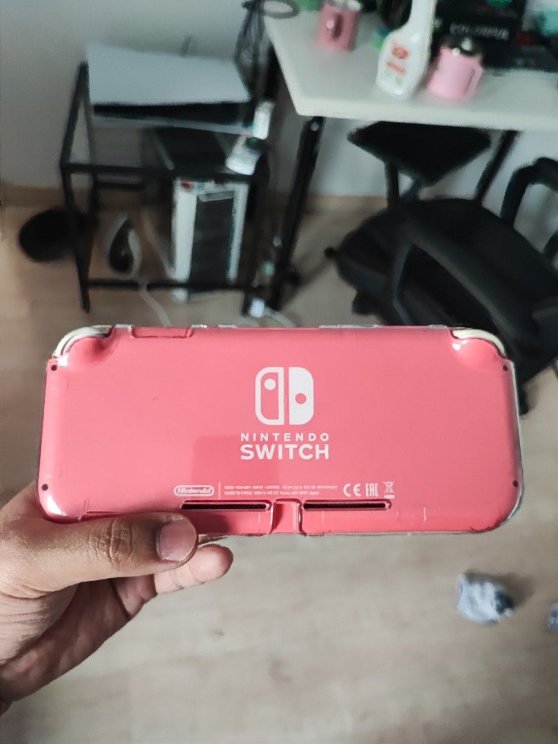 Switch lite (Category: Nintendo) located in Kuala Lumpur. Submitted by samboi_44 (Listing ID 1308133974, Image 2). Description: no box/bag, only get what in picture.