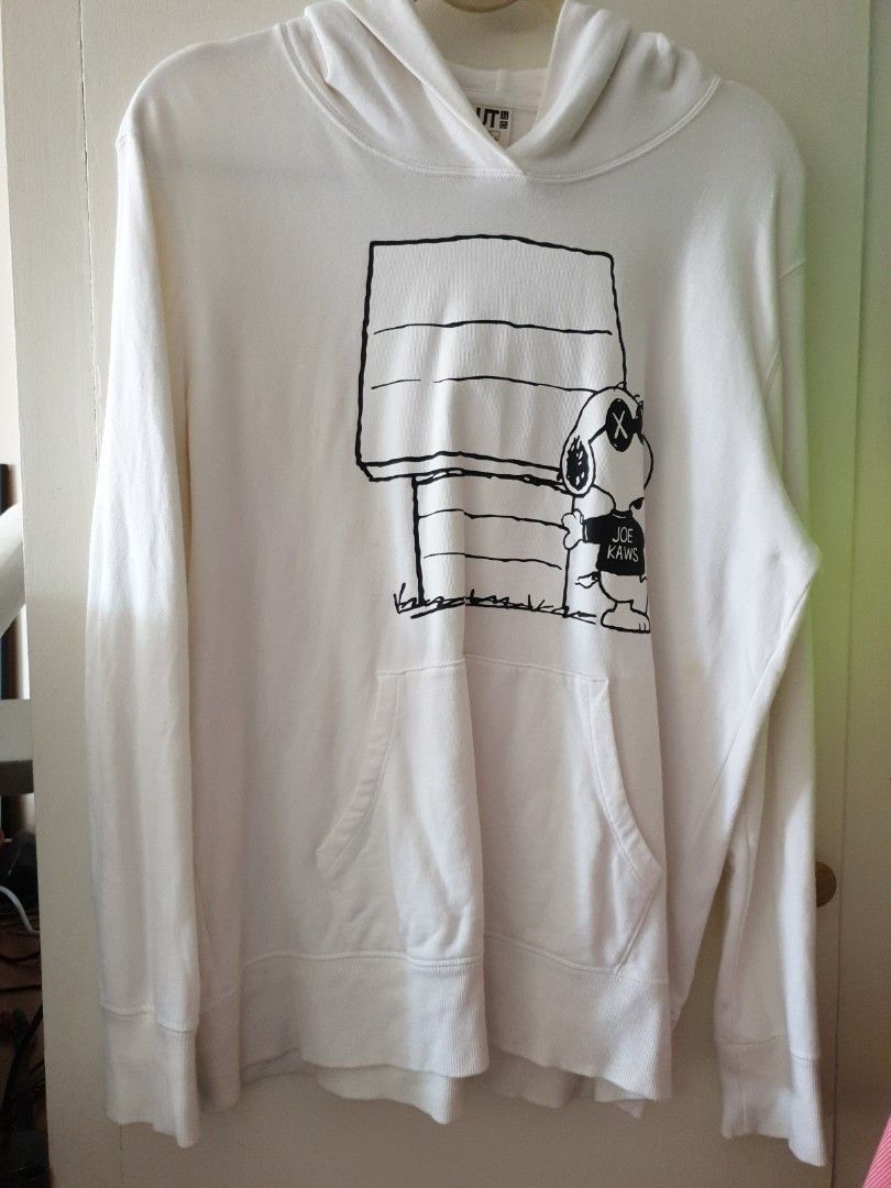 UNIQLO Cool Snoopy White Hoodie XL Men s Fashion Coats Jackets and Outerwear on Carousell