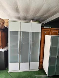 3 door wardrobe cabinet