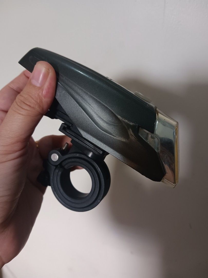 Affordable Gentos AX2 Cycling Light for only php300 😍🫰 (Category: Bicycles) located in Malolos. Submitted by afford.japan (Listing ID 1308329466, Image 3). Description: Affordable Gentos AX2 Cycling Light for only php300 😍🫰.