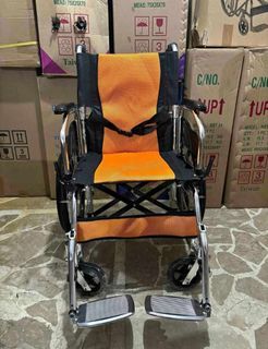Aluminum travel wheelchair