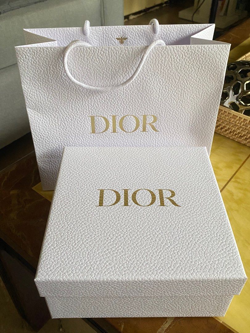 AUTH DIOR BOX (FOR BELT) & PAPERBAG SET (Category: Luxury Bags & Wallets) located in Las Pinas. Submitted by cc.decluttering (Listing ID 1308346986, Image 1). Description: Box, paperbag & ribbon MOP: Gcash MOD: Grab/lalamove/J&T (for small items) - buyer will shoulder delivery fee.