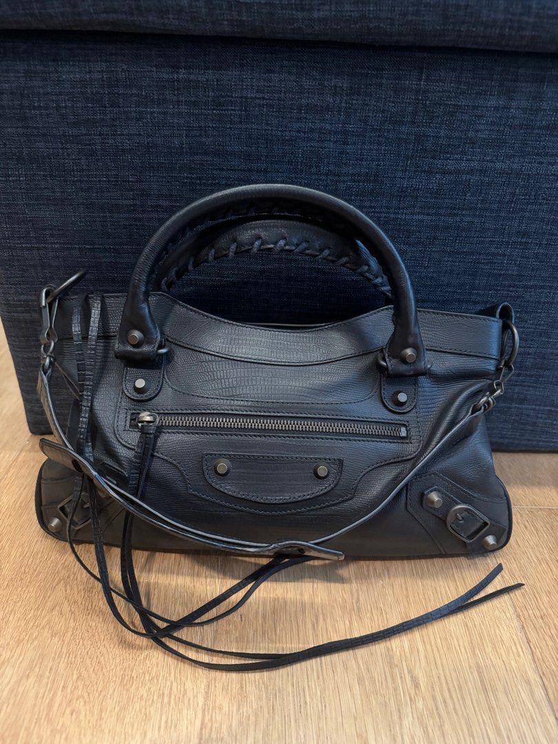AUTHENTIC BALENCIAGA LARIAT Luxury Bags Wallets on Carousell