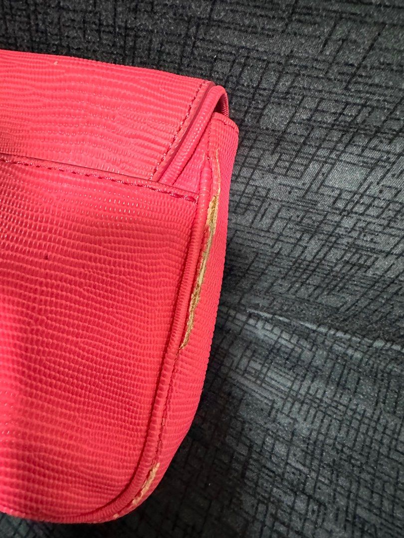 Authentic Kate Spade project bag (Category: Luxury Bags & Wallets) located in Pasig City. Submitted by pearlovesjohann (Listing ID 1308405249, Image 3). Description: Project bag.