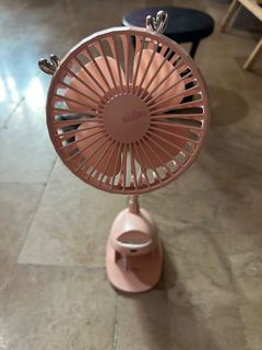 (Category: ) located in . Submitted by katcascloset (Listing ID 1308316812, Image 1). Description: .