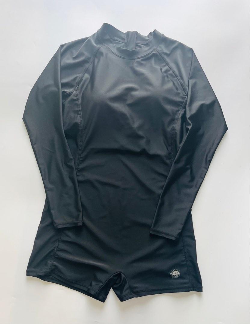 Bench rash guard w/ inside bra, Women's Fashion, Activewear on Carousell