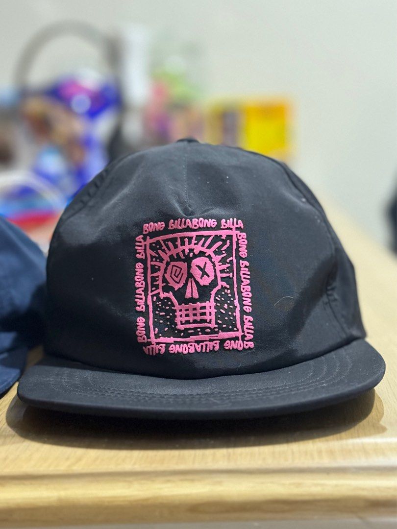 Billabong Crew Mondo Cap (Category: Caps & Hats) located in Manila. Submitted by rox2345 (Listing ID 1308381499, Image 1). Description: Style 9603308 Features Men’s cap 5 panel design snapback closure Printed puff ink art Flag label Soft bill.