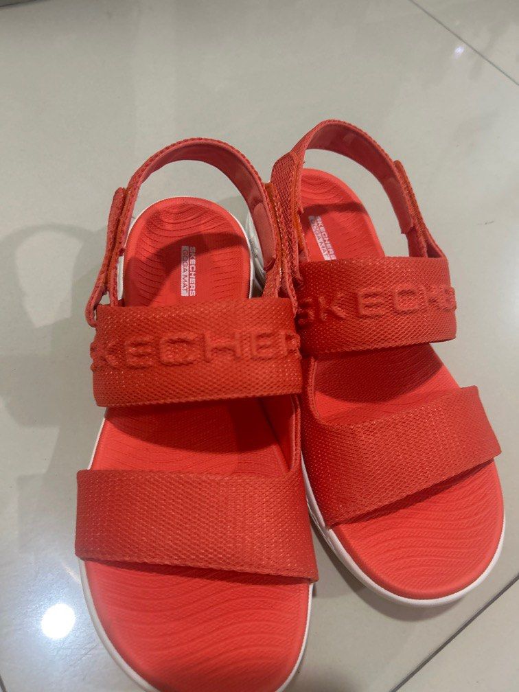 Sepatu sandal skechers hotsell