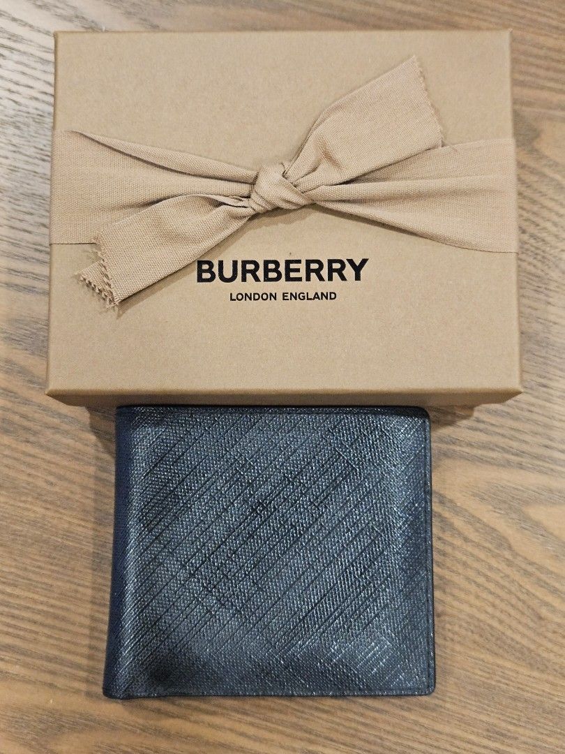 Burberry Men s London Check and Leather International Bifold Wallet Luxury Bags Wallets on Carousell