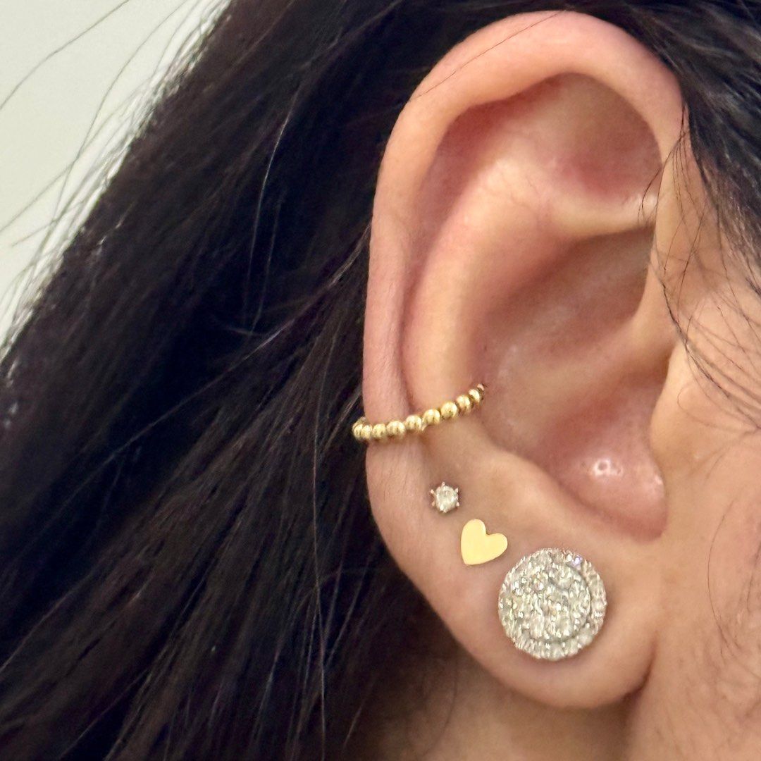 Cookie Diamond Earrings (Category: Earrings) located in Manila. Submitted by randomxdump (Listing ID 1308470411, Image 2). Description: Cookie earrings 3ct face SI clarity GHI color 18K white gold 0.4 0.4 DIA 1.376 grams With Certificate RFS: Upgrade SF not included Payment thru BPI only.
