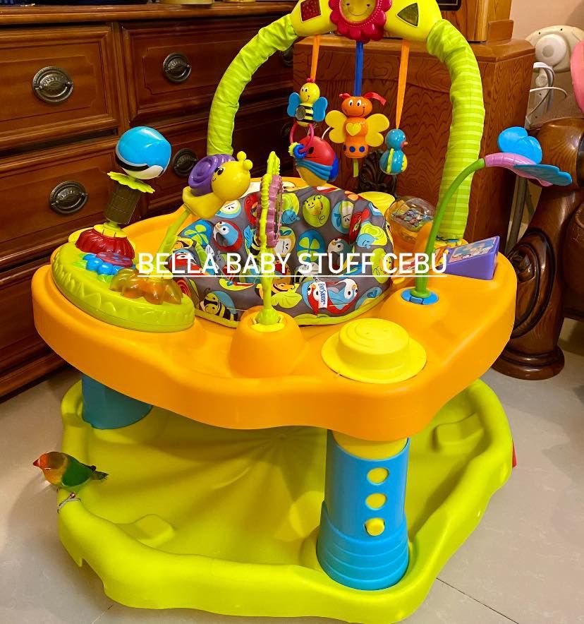 Evenflo Exersaucer (Category: Infant Playtime) located in Cebu City. Submitted by bellababystuffcebu (Listing ID 1308453361, Image 3). Description: Evenflo Exersaucer Preloved in very good condition Activity Center | Exersaucer | Bouncer Please see video for reference https://fb.watch/sCFy-YT4o5/?.