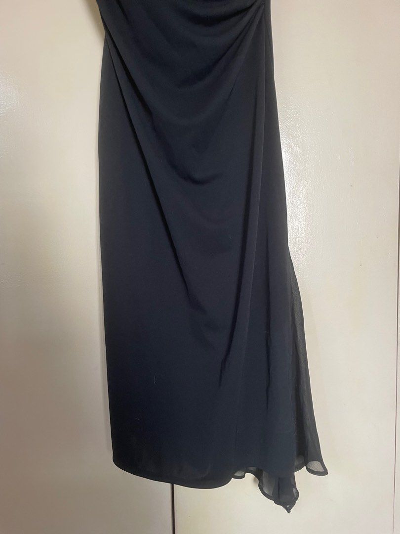 Vintage Express black midi dress (Category: Dresses) located in Paranaque City. Submitted by krcts (Listing ID 1308373808, Image 3). Description: XS-S Fits so nicely around the waist Light and flowy! RFS: the straps aren’t my style .