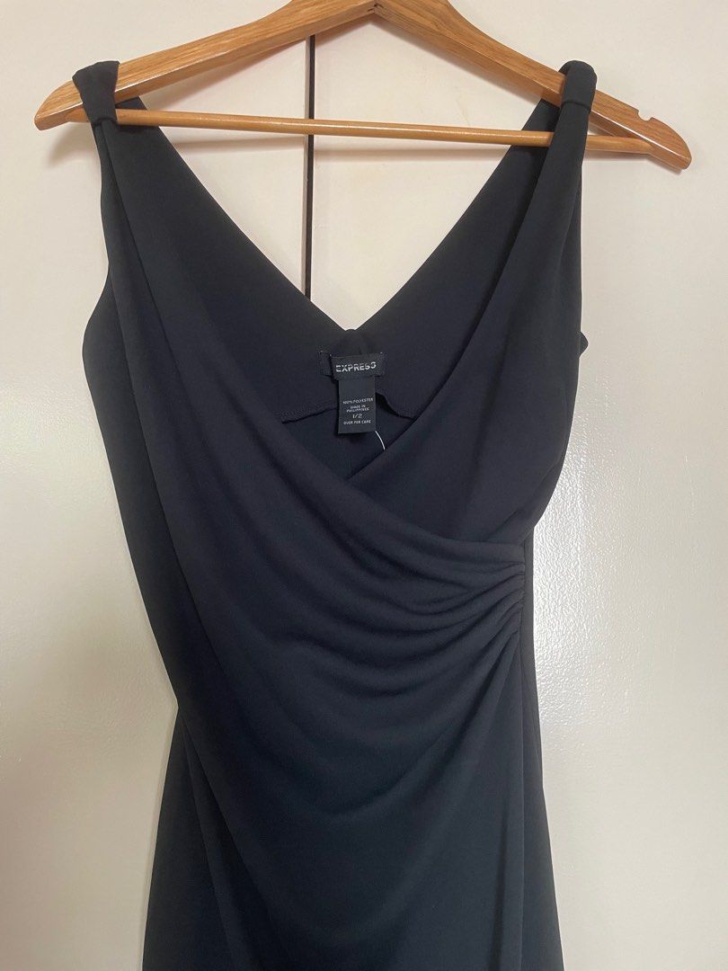 Vintage Express black midi dress (Category: Dresses) located in Paranaque City. Submitted by krcts (Listing ID 1308373808, Image 2). Description: XS-S Fits so nicely around the waist Light and flowy! RFS: the straps aren’t my style .