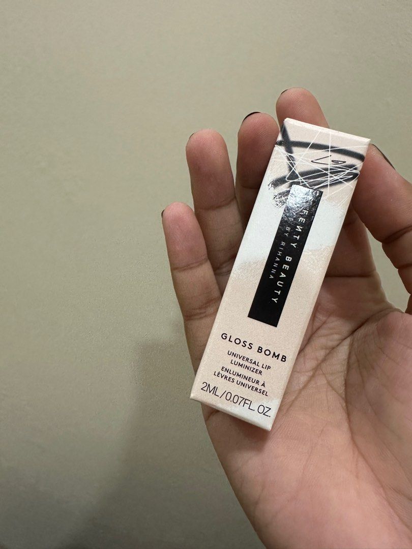 Fenty Beauty Fussy Gloss Bomb Universal Lip Luminizer