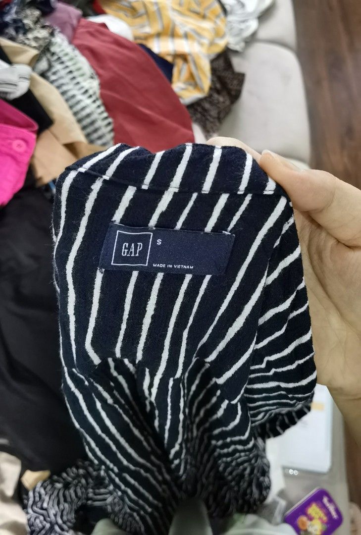 Gap polo dress (Category: Dresses) located in Mabalacat. Submitted by thriftte (Listing ID 1308382370, Image 2). Description: Small on tag.