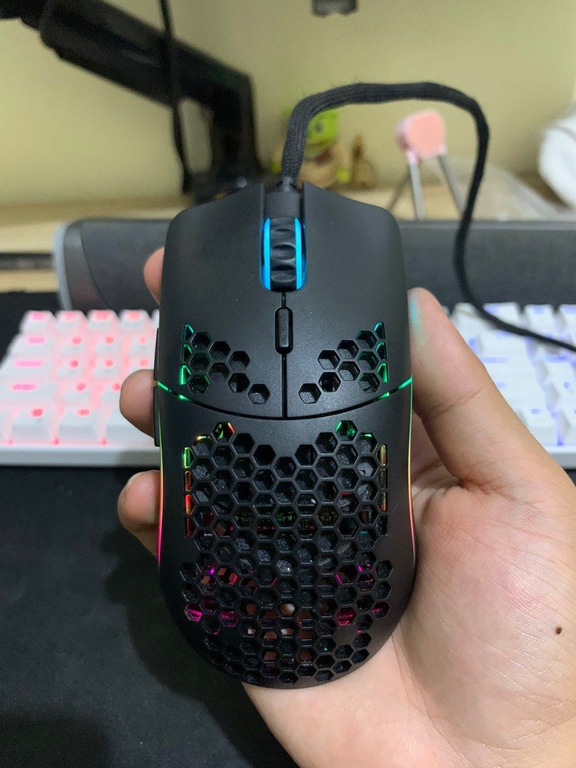 Glorious Model O- (smaller version Model O) wired gaming mouse (Category: Mouse & Mousepads) located in Manila. Submitted by gamingthriftshop (Listing ID 1308476998, Image 2). Description: Smaller version of Model O Better fit for hands What you see is what you get Paunahan nalang! .