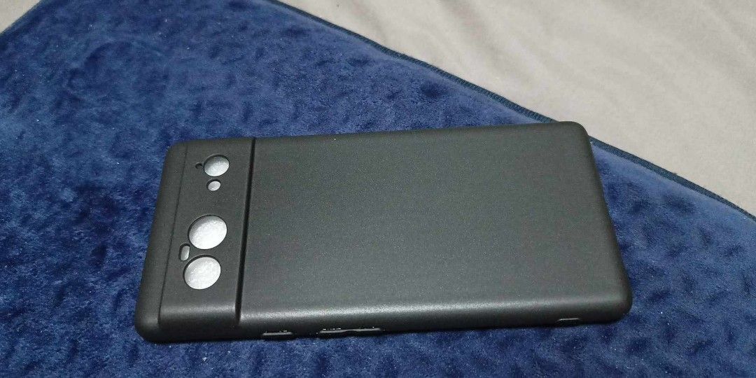 Google Pixel 6 rugged carbon matte black tpu case (Category: Cases & Sleeves) located in Manila. Submitted by dongdongv (Listing ID 1308332739, Image 3). Description: Brand new. On hand. For Google Pixel 6. 1. Matte black camera frame covered tpu. 2. Carbon brushed rugged tpu case. Price is for each case. 399 pesos each. If will get both. 750 pesos. Fixed. Pickup/meetup in Binondo only. No other meeting place. Grab/lalamove ok.