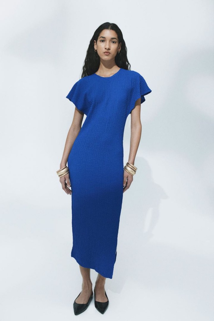 H&M Blue textured jersey dress/ flare sleeve dress in blue, Women's  Fashion, Dresses & Sets, Dresses on Carousell