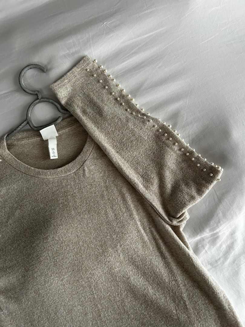H&M sweater with pearl details (Category: Longsleeves) located in Davao. Submitted by prelovedby_ynaaa (Listing ID 1308369173, Image 2). Description: So nice and classy! Even with a pair of jeans lang Fits XS-S.