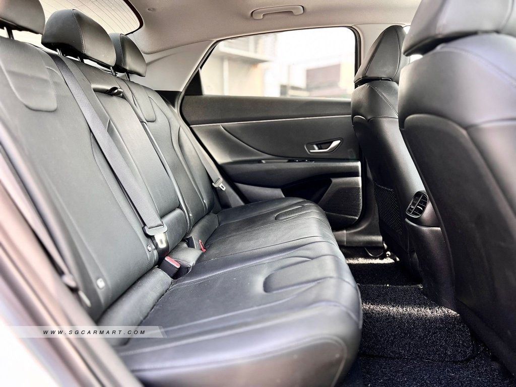 Hyundai Avante 1.6 Elite Sunroof (A)62872684598657113