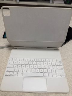 iPad Pro 12.9 Magic Keyboard485894659297792000