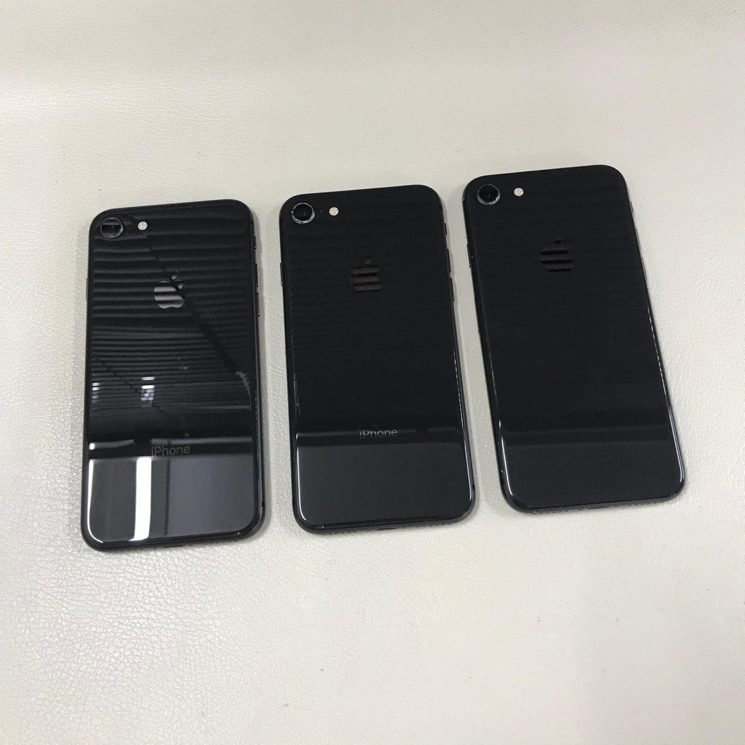 iPhone 8 256gb (Category: iPhone 8 Series) located in Manila. Submitted by TekiCashGadgetsph (Listing ID 1308381940, Image 2). Description: (FU) Open-line, any sim working (worldwide) - Guaranteed original iPhone not fake/copy accessories with box Secondhand Good as new not abused! Presentable •Original Lcd • no issue hidden issues • clean apple id / iCloud id • Good batthealth • Good cam front/back • Good Performance • Good touch id • Good use /