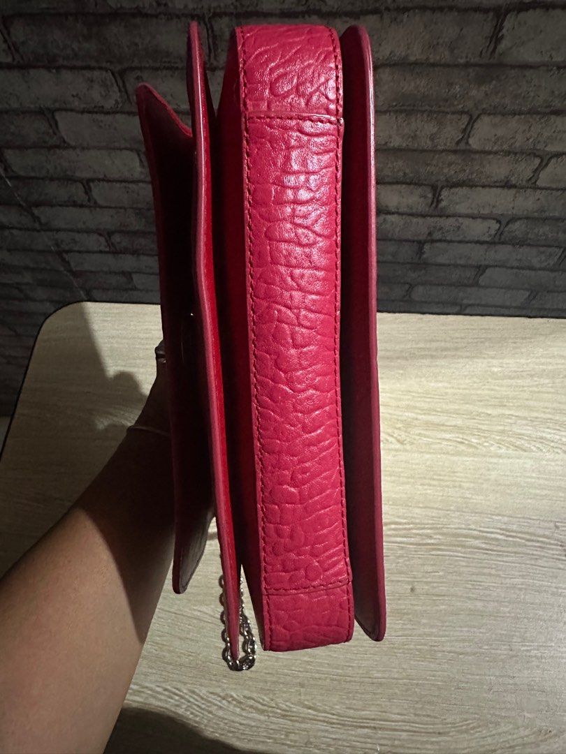 Kenzo chain crossbody bag (Category: Luxury Bags & Wallets) located in Manila. Submitted by _outofthecloset. (Listing ID 1308484887, Image 3). Description: SALE no issue verry good condition.