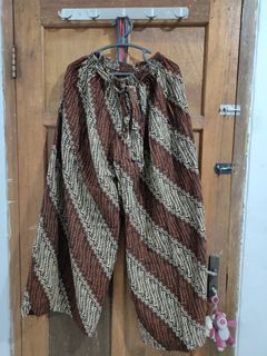 (Kategori: ) berada di . Dikirim oleh declutterbyputri (ID iklan 1308368624, Gambar 1). Deskripsi: .