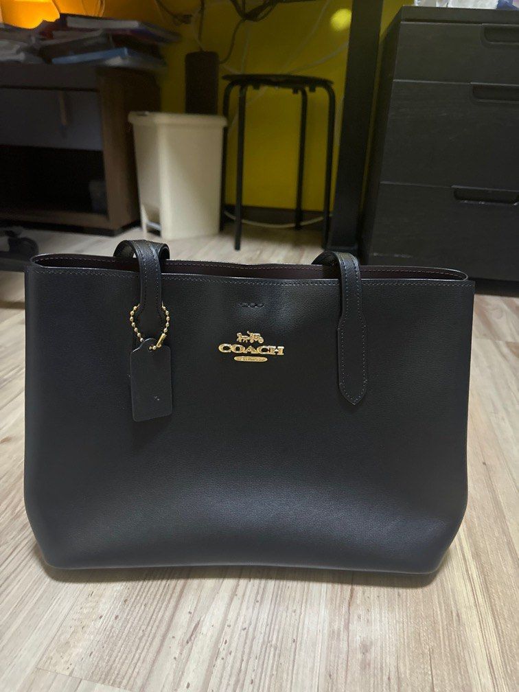 Large avenue carryall coach shop