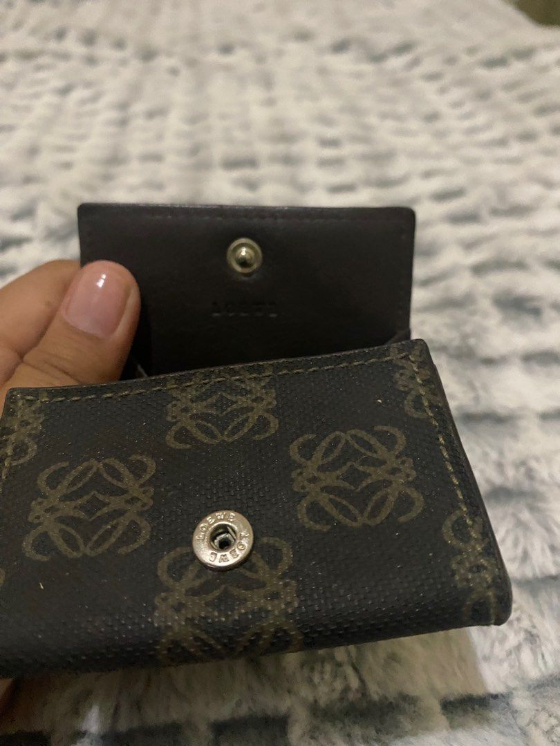 Loewe coin purse (Category: Luxury Bags & Wallets) located in Caloocan City. Submitted by graciabanana (Listing ID 1308450484, Image 3). Description: Loewe coin purse Original Vintage.