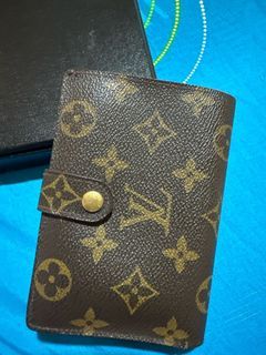 lv compact wallet